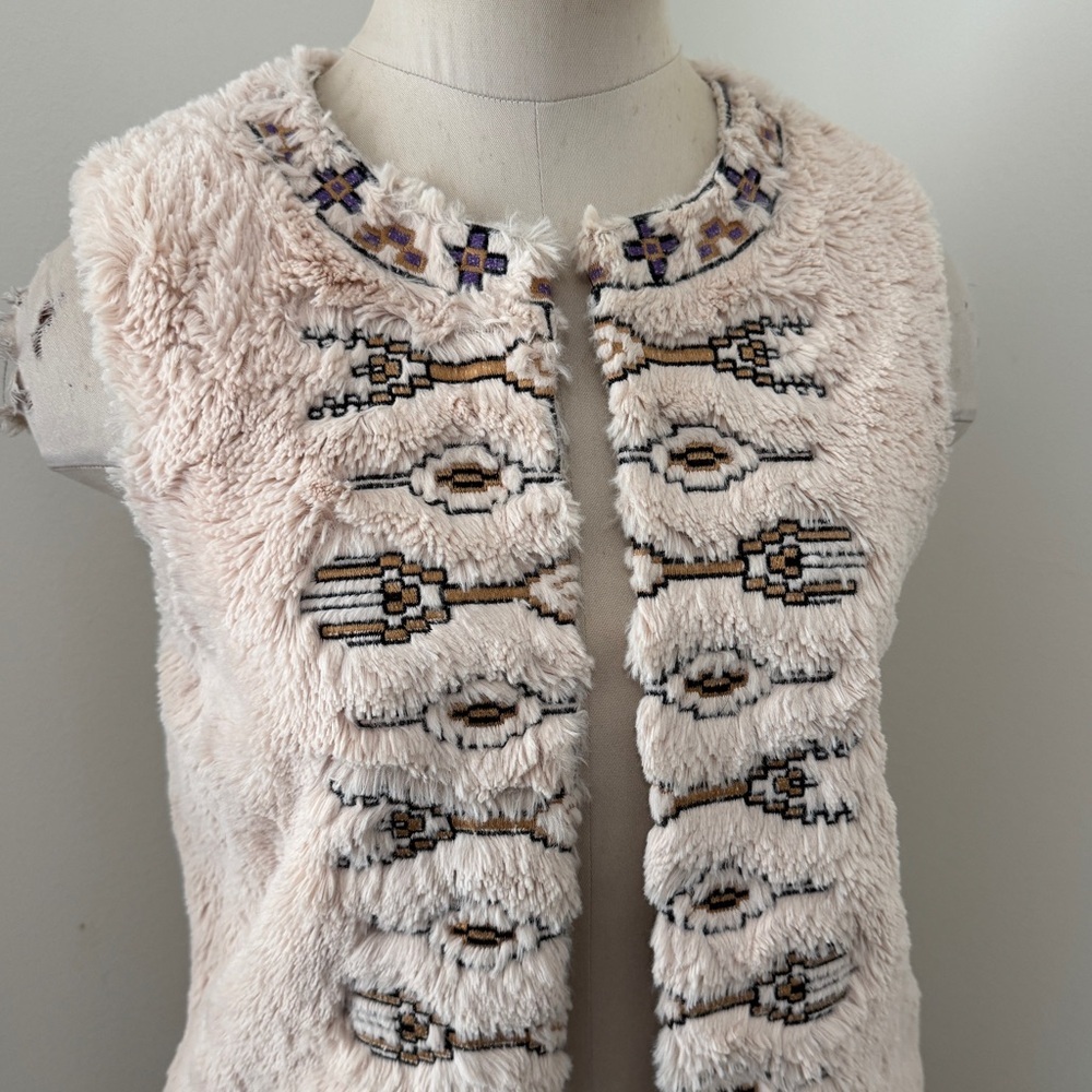 Flying Tomato Small Cream Faux Fur Open Front Vest Embroidered Southwestern